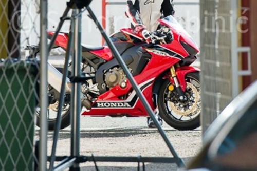 Si esta es la nueva Honda CBR1000RR Fireblade 2017, es probable que te sientas decepcionado