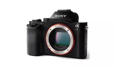 Amazon te da hoy una nueva oportunidad de hacerte con la full frame Sony Alpha 7 por sólo 799 euros