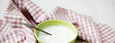 Cinco recetas de salsas saludables para dar sabor a tus platos 