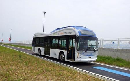 Corea estrena dos autobuses eléctricos con sistema de recarga bajo asfalto
