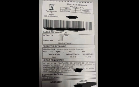 Multa Policía Local Gijón etiqueta medioambiental DGT