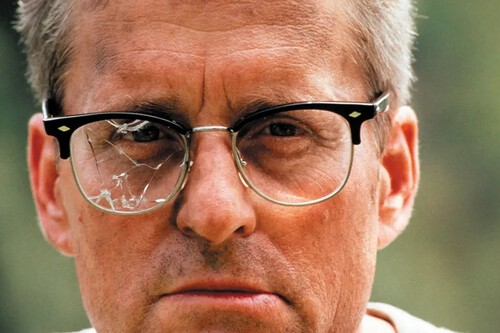 "Métetelo por donde no te dé el sol". Michael Douglas admite que insultó a Julia Roberts en los Globos de Oro y que eso arruinó su amistad