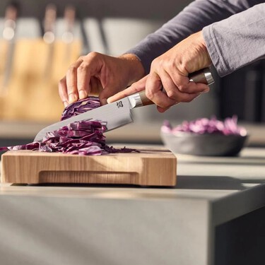 Si tuviera que renovar los cuchillos de mi cocina, compraría este set que Lidl lanza el lunes 5 de octubre: son de acero de Damasco y mango de nogal 