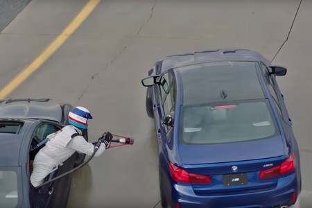 El BMW M5 vuelve a lograr el Récord Guinness derrapando 374 km ¡y con cinco repostajes en marcha!