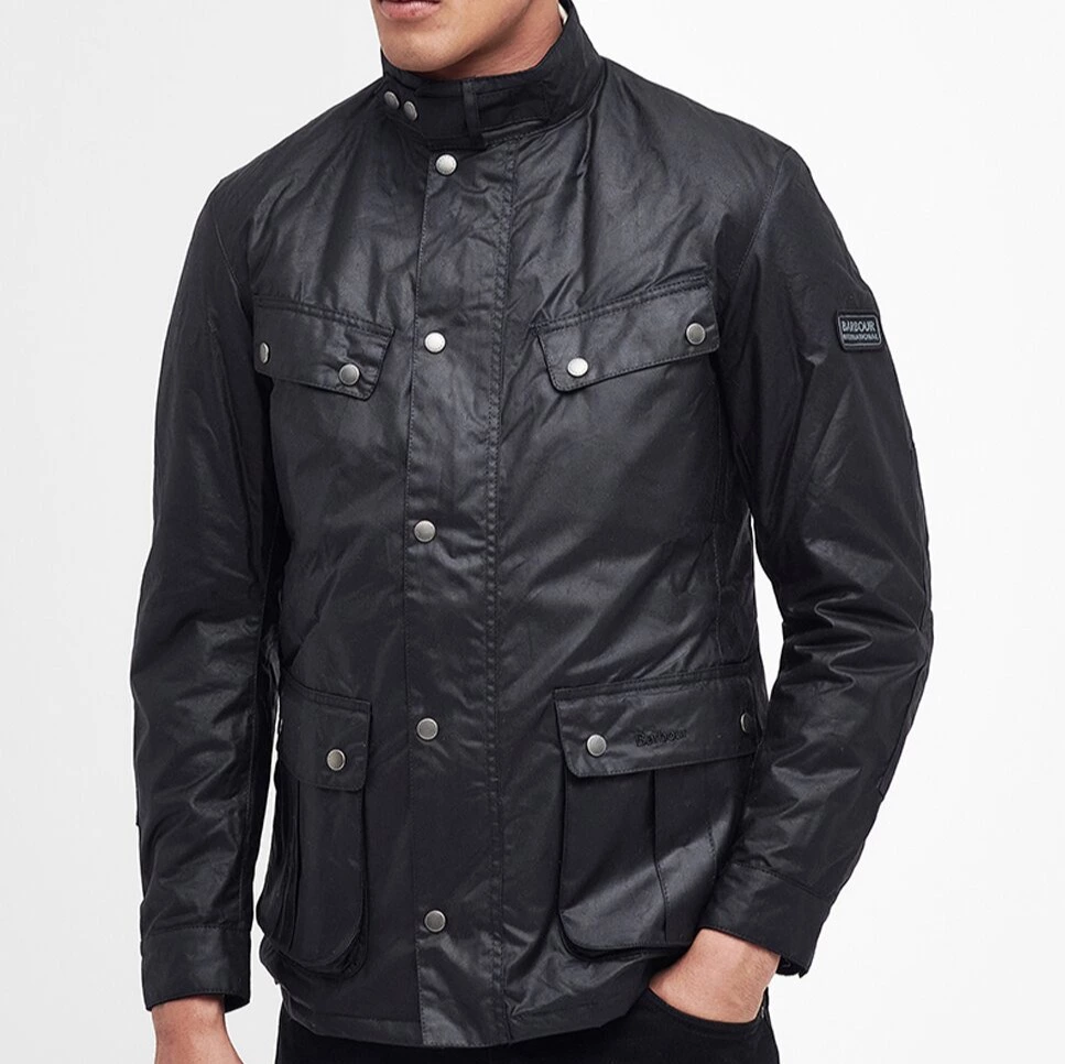 Chaqueta de hombre con bolsillos de fuelle y cierre de cremallera
