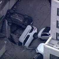 Un aparcamiento de Manhattan ha colapsado. El sobrepeso de los coches eléctricos podría tener algo que ver