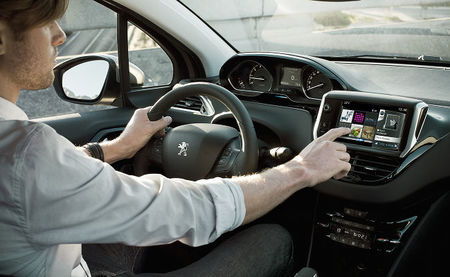Del BMW i8 a la disección de la batería dual de carbono. La semana en el retrovisor - CXIII