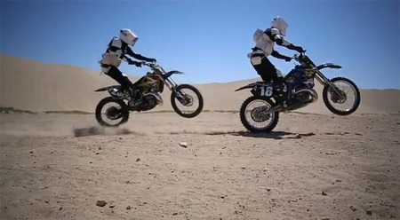 Storm Troopers jugando en las dunas de Tatooine