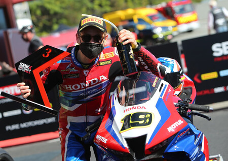 Álvaro Bautista logró su segundo podio con Honda en Superbikes: "Recompensa el trabajo incansable del equipo"