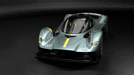 ¡Sólo de circuito! El AMR Track Performance Pack saca lo más radical del Aston Martin Valkyrie