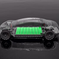 Homem instala bateria de BYD em casa para guardar energia gerada por placas solares 