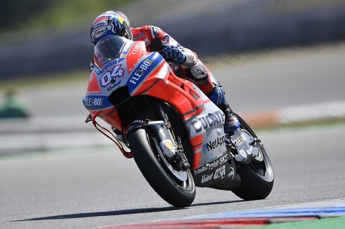 Andrea Dovizioso vuela para marcar la pole en el GP de la República Checa