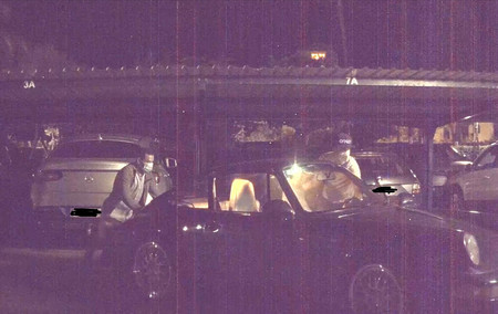 Cuando un Tesla sale al rescate de un Porsche, o cómo la cámara del coche eléctrico grabó un robo hecho a empujones para evitar ruidos