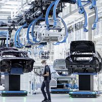 La producción de coches se puede parar y no es culpa de las grandes marcas. El problema lo tienen las PYMES 