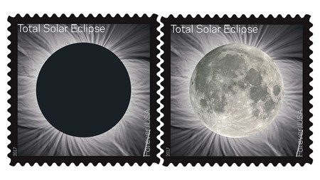 Estos son sellos postales del eclipse solar que cambian al frotarse
