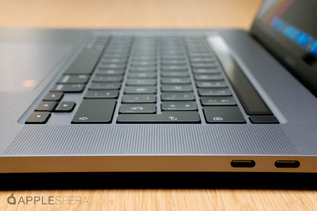 El MacBook Pro de 16" con 512 GB de SSD y procesador i7 está en Amazon por 2.349 euros