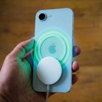 Nunca entendí por qué el iPhone 16e volvió a una carga inalámbrica tan lenta y antigua. Todo indica que el iPhone 17e acabará con el error 