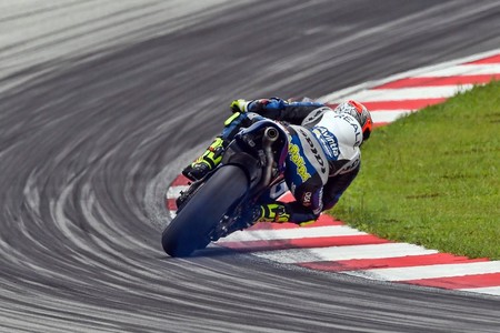 Michelin se va con los deberes hechos en los test de Sepang de MotoGP