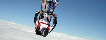 Este vídeo demuestra que el stunt se nos ha ido de las manos: acrobacias en Vespa en caída libre