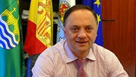 El alcalde de un municipio gallego justifica la compra de una tablet: "los diputados tienen una"