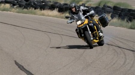 BMW F800GS y Chris Mcneil, adiós a la broma de muebleuve