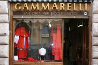 Comprar calcetines en la tienda donde se viste el Papa de Roma