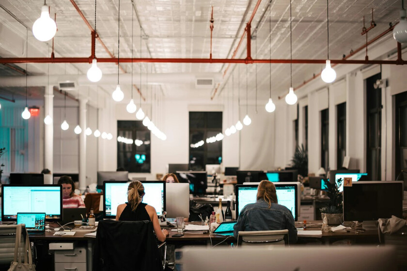 En Silicon Valley han tenido una idea: obligar a usar la IA a toda costa. Y ya están despidiendo a quien no lo hace