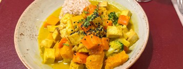 Este restaurante vegetariano del barrio del Raval en Barcelona es uno de los pioneros de España: se fundó en 1980