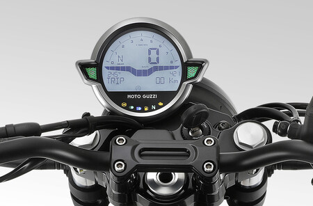 Moto Guzzi V7 Stone 2021 1