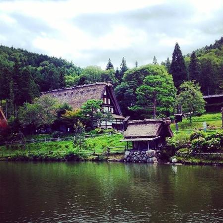 Viaja al medievo japonés en la Aldea folclórica de Hida