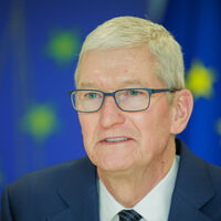 “Es insostenible”: Tim Cook avisa de que el impacto de la IA provocará subidas en los precios de los iPhone