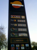 El precio del gasóleo permanece por debajo de la gasolina debido a la caída del consumo