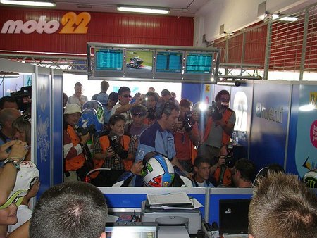 Nuebe de fotógrafos en el box Tuenti