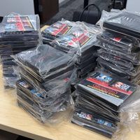 Mientras ordenaba la antigua colección de su abuelo, descubrió 97 juegos de NES completamente nuevos. Algunos valen miles de pesos 