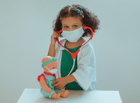 Los niños regresan a las consultas pediátricas: la AEP nos explica cómo serán en nuestra 'nueva' realidad