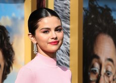 Selena Gómez y su Givenchy brillaron en la alfombra roja de Selena Gómez y su Givenchy brillaron en la alfombra roja de