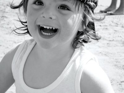 Los beneficios de la sonrisa de tu hijo