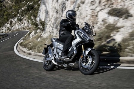 ¿Preparado para conocer a la verdadera crossover? Aquí tienes a la rompedora Honda X-ADV