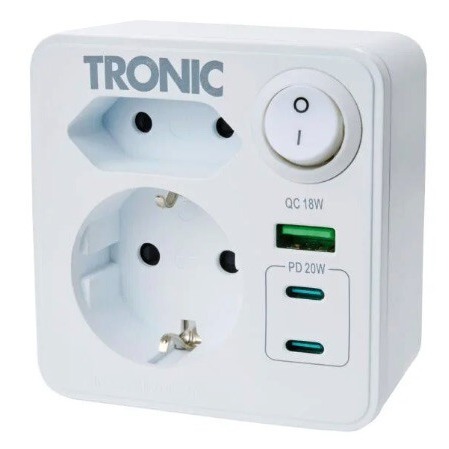 Adaptador de enchufe y usb