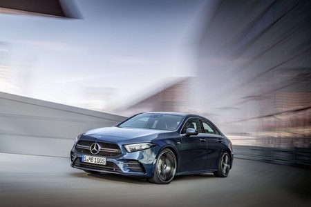 El Mercedes-AMG A35 Sedán trae la alegría de 306 hp en formato de cuatro puertas