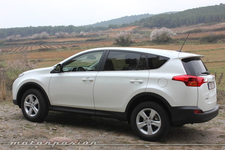 Toyota RAV4 2013, vista lateral
