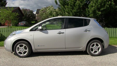 NISSAN2