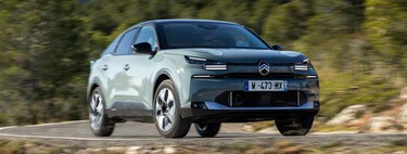 Probamos el nuevo Citroën C4: un compacto tan amplio y cómodo como una berlina. El más barato tiene etiqueta ECO