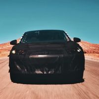 Esta es la primera vez que verás al Faraday Future rodando en circuito, aunque está disfrazado