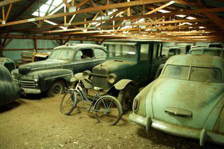 Otra colección de clásicos abandonados en un almacén