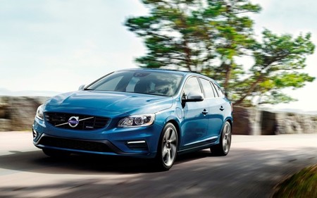 Volvo V60 Plug-in Hybrid R-Design azul