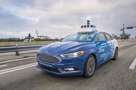 Ford quiere que conducir tu coche autónomo a través del móvil sea una realidad