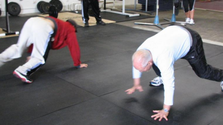 Ejercicios Crossfit (XVII): bear crawl o paso del oso