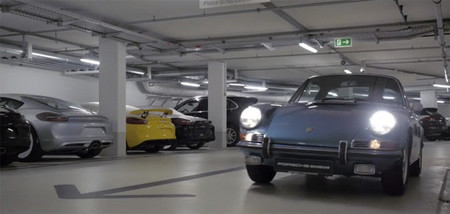 La trasera del Porsche Cayman GT4 es esa del amarillo de la izquierda