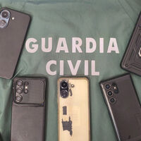 La Guardia Civil compra por 2,5 millones un sistema para acceder de forma remota a móviles Android y iPhone 